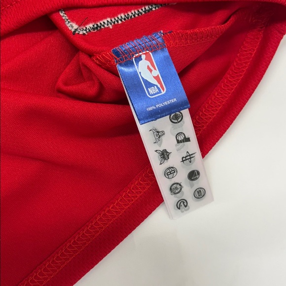 New NBA Chicago Bulls Red Basketball Jersey size Medium embroidered logo - Picture 5 of 7